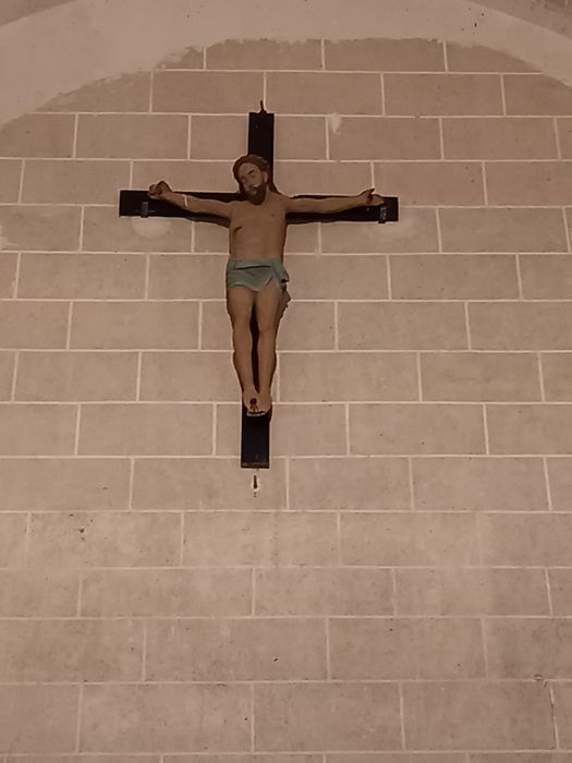 statue : Christ en croix - © Ministère de la Culture (France), Conservation des antiquités et des objets d’art de l'Yonne – Tous droits réservés