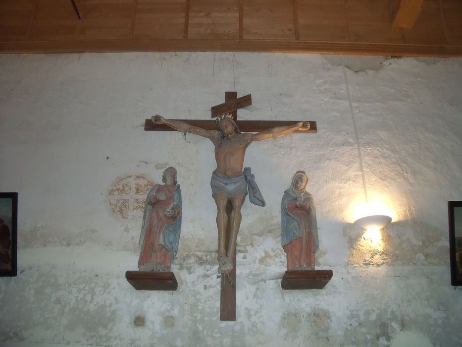 calvaire : Le Christ en croix, la Vierge et saint Jean