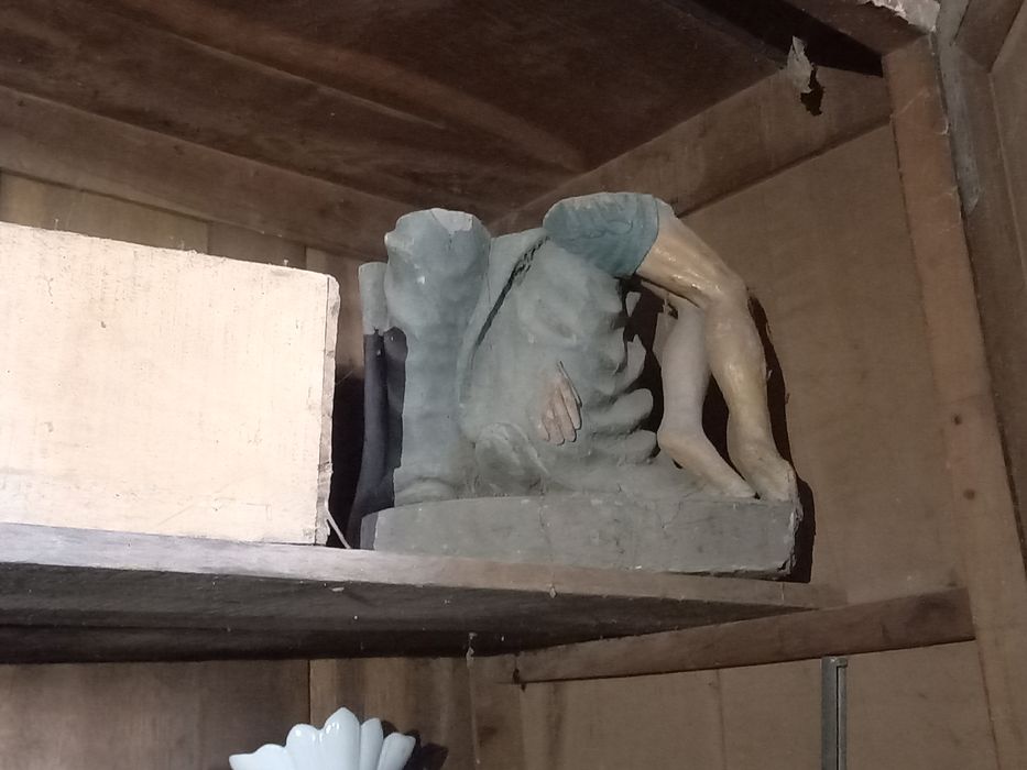 groupe sculpté (fragment) : Vierge de pitié
