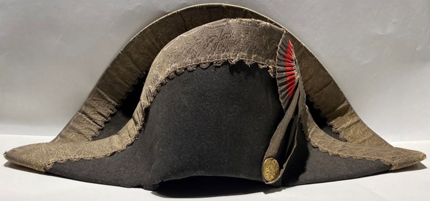 bicorne dit d’Auerstadt - © Ministère de la Culture (France), Conservation des antiquités et des objets d’art de l'Yonne – Tous droits réservés