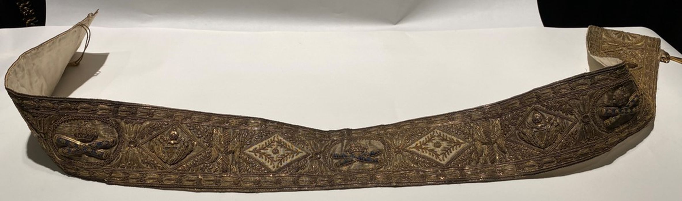 ceinture de grand uniforme - © Ministère de la Culture (France), Conservation des antiquités et des objets d’art de l'Yonne – Tous droits réservés