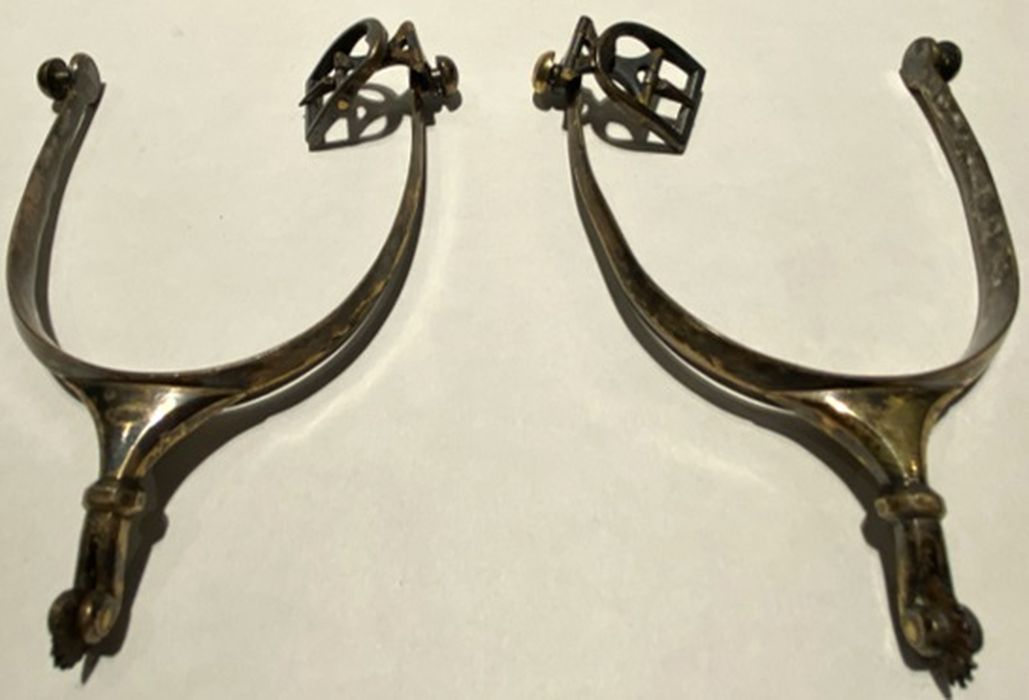 éperons de cérémonie du maréchal Davout - © Ministère de la Culture (France), Conservation des antiquités et des objets d’art de l'Yonne – Tous droits réservés