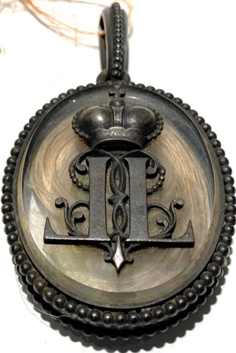 médaillon dit reliquaire - © Ministère de la Culture (France), Conservation des antiquités et des objets d’art de l'Yonne – Tous droits réservés