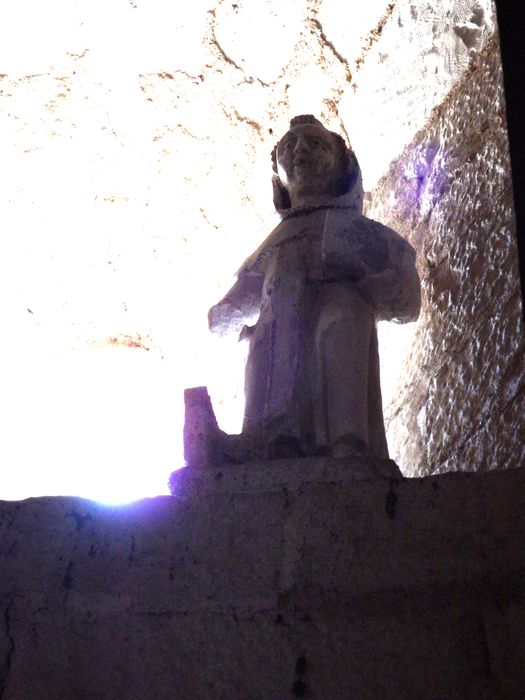 statue : Saint moine assis