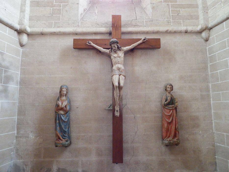 statues (calvaire) : Christ en croix, Vierge, saint Jean