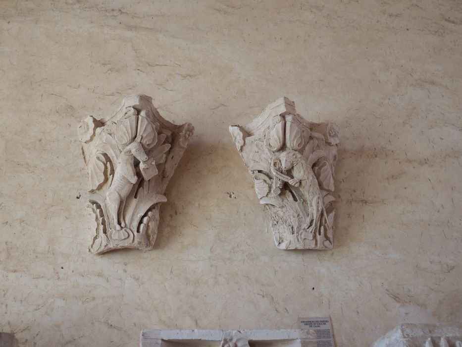 sculptures (moulage, voir n°30 et 31) - © Ministère de la Culture (France), Conservation des antiquités et des objets d’art de l'Yonne – Tous droits réservés