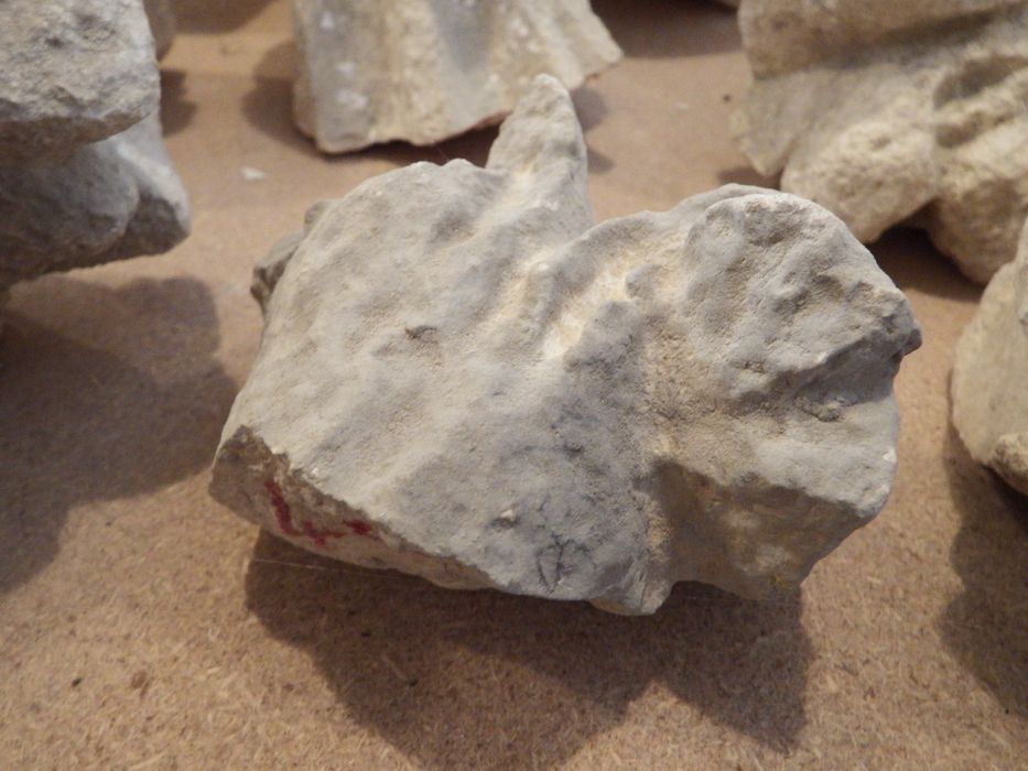 fragment de crochet (n°65) - © Ministère de la Culture (France), Conservation des antiquités et des objets d’art de l'Yonne – Tous droits réservés