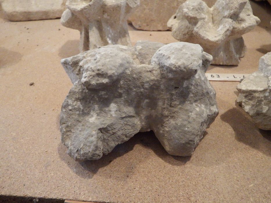 fragment de crochet (n°69) - © Ministère de la Culture (France), Conservation des antiquités et des objets d’art de l'Yonne – Tous droits réservés