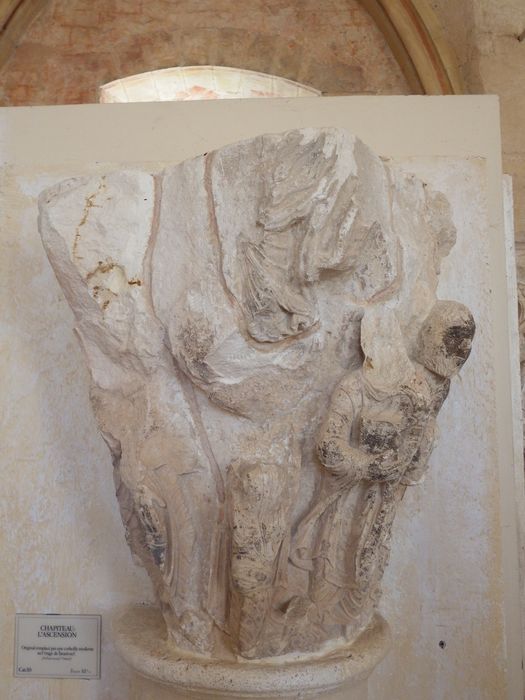 chapiteau historié : L'Ascension (n°113) - © Ministère de la Culture (France), Conservation des antiquités et des objets d’art de l'Yonne – Tous droits réservés