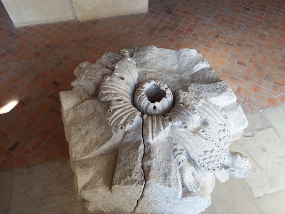 clef de voûte : Chérubins (n°133) - © Ministère de la Culture (France), Conservation des antiquités et des objets d’art de l'Yonne – Tous droits réservés