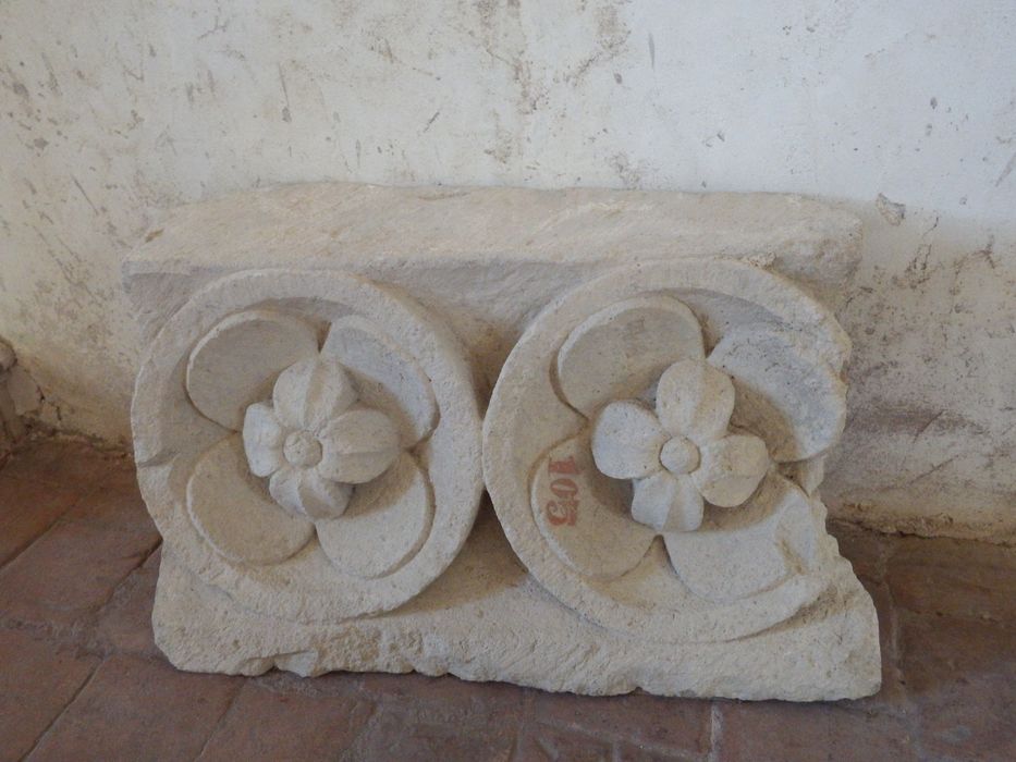fragment de corniche n°2 - © Ministère de la Culture (France), Conservation des antiquités et des objets d’art de l'Yonne – Tous droits réservés 