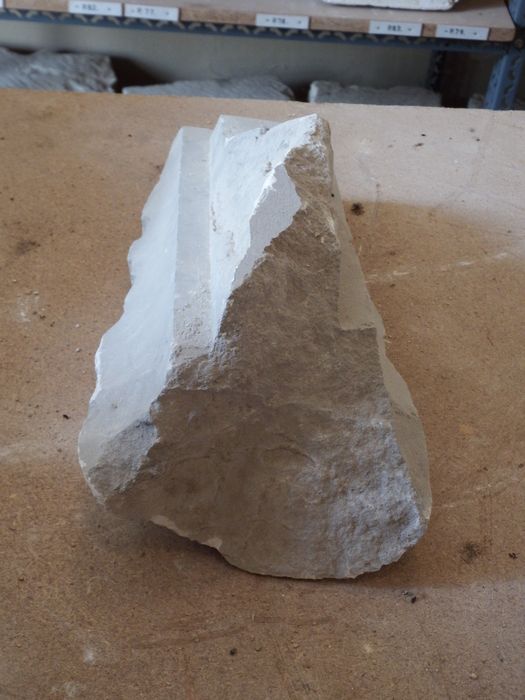 fragment de corniche n°2 (fragment) - © Ministère de la Culture (France), Conservation des antiquités et des objets d’art de l'Yonne – Tous droits réservés 