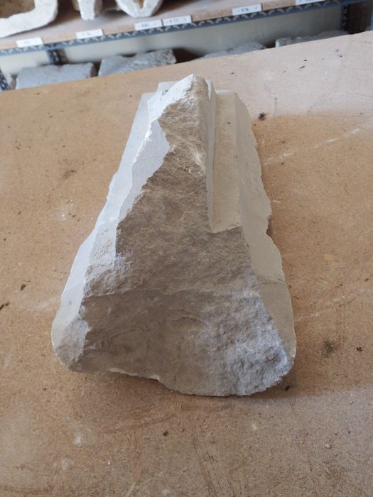 fragment de corniche n°1 - © Ministère de la Culture (France), Conservation des antiquités et des objets d’art de l'Yonne – Tous droits réservés