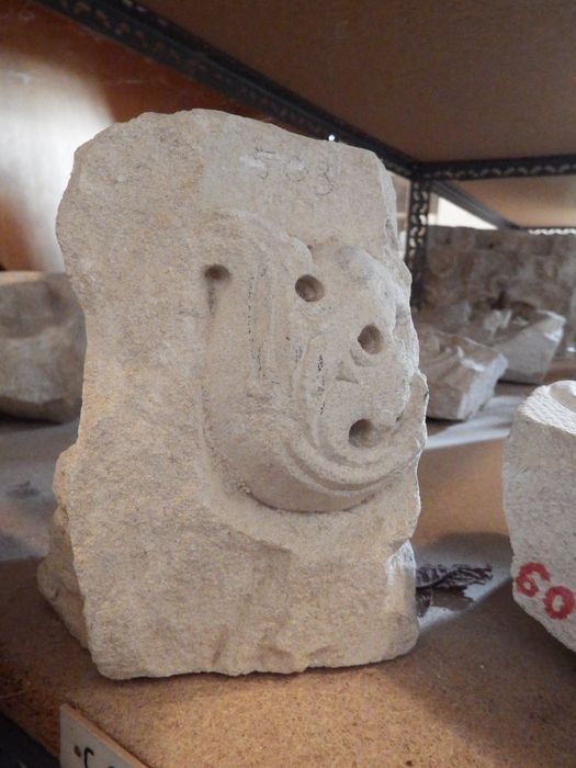 fragment de cannelure décorée (n°212) - © Ministère de la Culture (France), Conservation des antiquités et des objets d’art de l'Yonne – Tous droits réservés