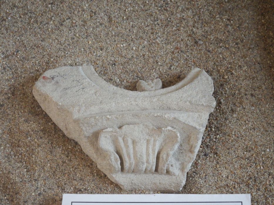 fragment d'arc (n°249) - © Ministère de la Culture (France), Conservation des antiquités et des objets d’art de l'Yonne – Tous droits réservés