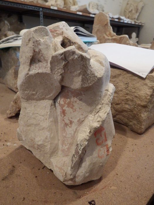 fragment sculpté : Monstres (?) (n°258) - © Ministère de la Culture (France), Conservation des antiquités et des objets d’art de l'Yonne – Tous droits réservés