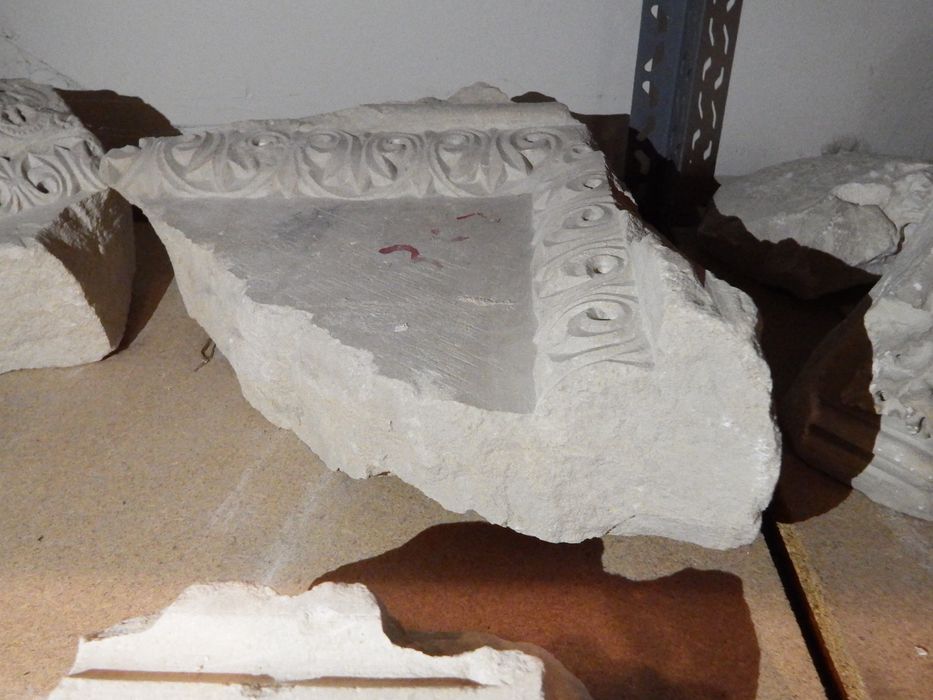 fragment d'encadrement n°2 (n°330) - © Ministère de la Culture (France), Conservation des antiquités et des objets d’art de l'Yonne – Tous droits réservés 