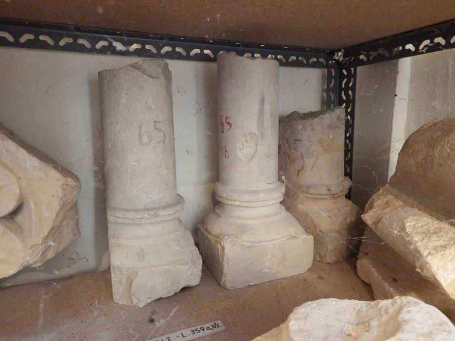 trois fragments de colonnettes (n°342) - © Ministère de la Culture (France), Conservation des antiquités et des objets d’art de l'Yonne – Tous droits réservés