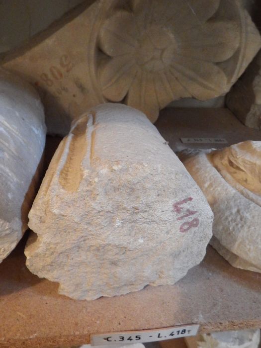 fragment de colonne (n°345) - © Ministère de la Culture (France), Conservation des antiquités et des objets d’art de l'Yonne – Tous droits réservés