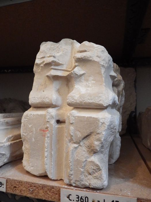 base (n°360) - © Ministère de la Culture (France), Conservation des antiquités et des objets d’art de l'Yonne – Tous droits réservés