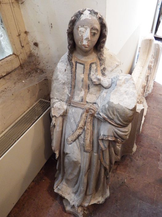 statue : Vierge à l'Enfant (n°384) - © Ministère de la Culture (France), Conservation des antiquités et des objets d’art de l'Yonne – Tous droits réservés