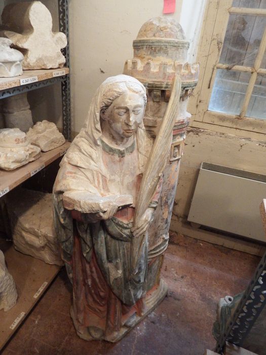 statue : Sainte Barbe (n°385) - © Ministère de la Culture (France), Conservation des antiquités et des objets d’art de l'Yonne – Tous droits réservés