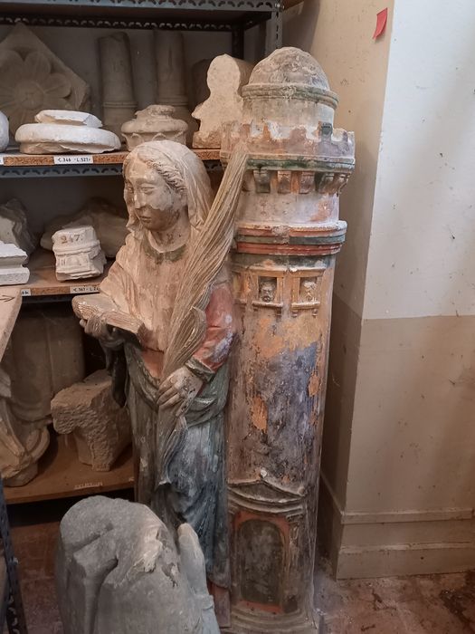 statue : Sainte Barbe (n°385) - © Ministère de la Culture (France), Conservation des antiquités et des objets d’art de l'Yonne – Tous droits réservés 