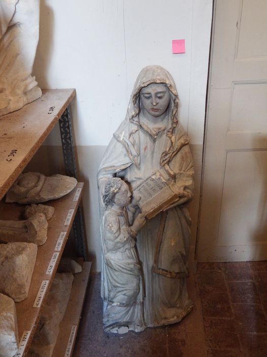 groupe sculpté : Éducation de la Vierge (n°386) - © Ministère de la Culture (France), Conservation des antiquités et des objets d’art de l'Yonne – Tous droits réservés