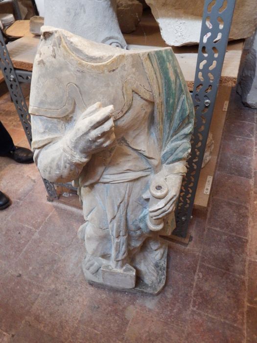 statue : Ange (?) (n°387) - © Ministère de la Culture (France), Conservation des antiquités et des objets d’art de l'Yonne – Tous droits réservés