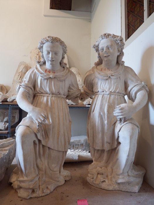 statues : Anges agenouillés (n°390) - © Ministère de la Culture (France), Conservation des antiquités et des objets d’art de l'Yonne – Tous droits réservés