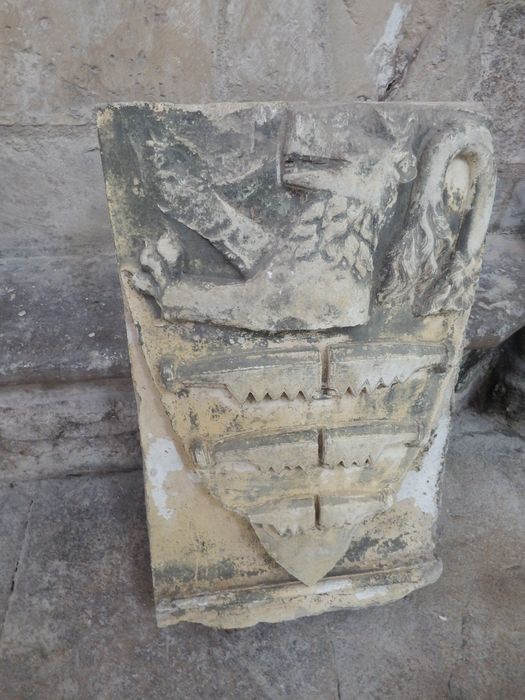 bas-relief n°1 : Armoiries