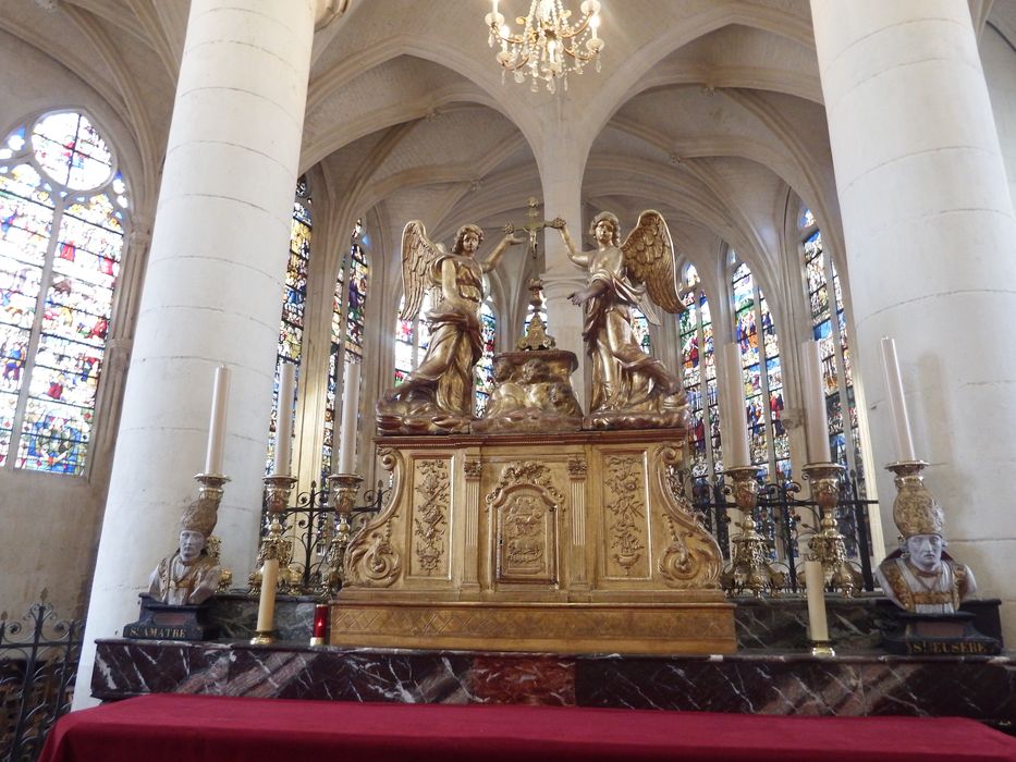 maître-autel, tabernacle, statues : Anges adorateurs 