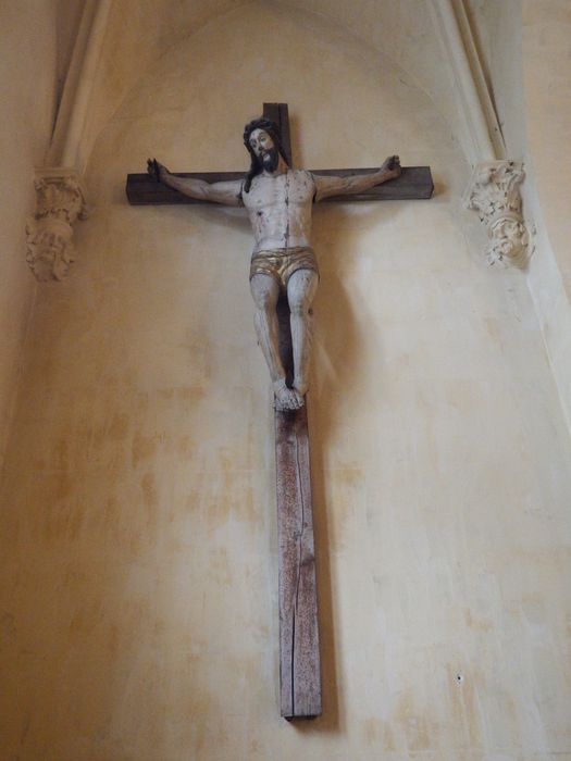 statue : Christ en croix