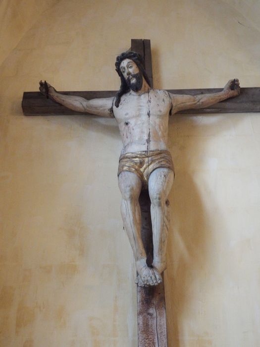 statue : Christ en croix