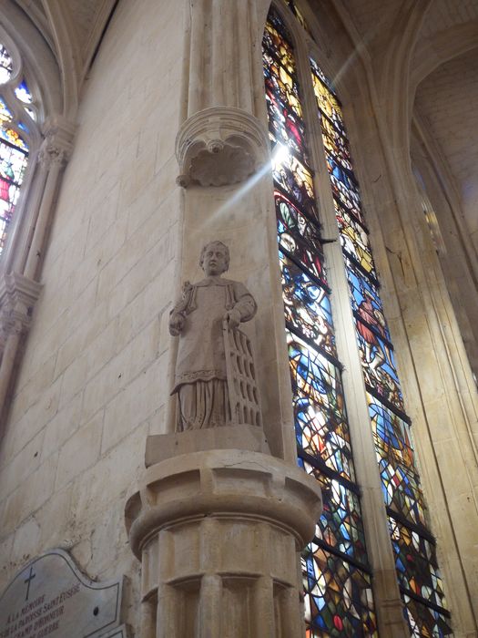 statue : Saint Laurent