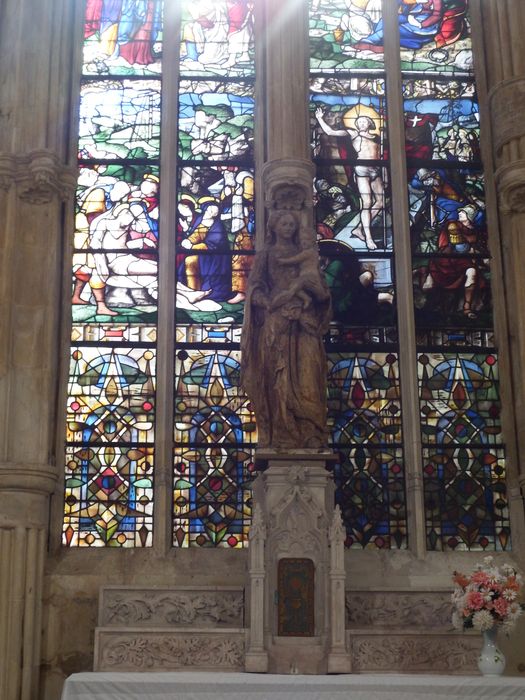 statue : Vierge à l'Enfant