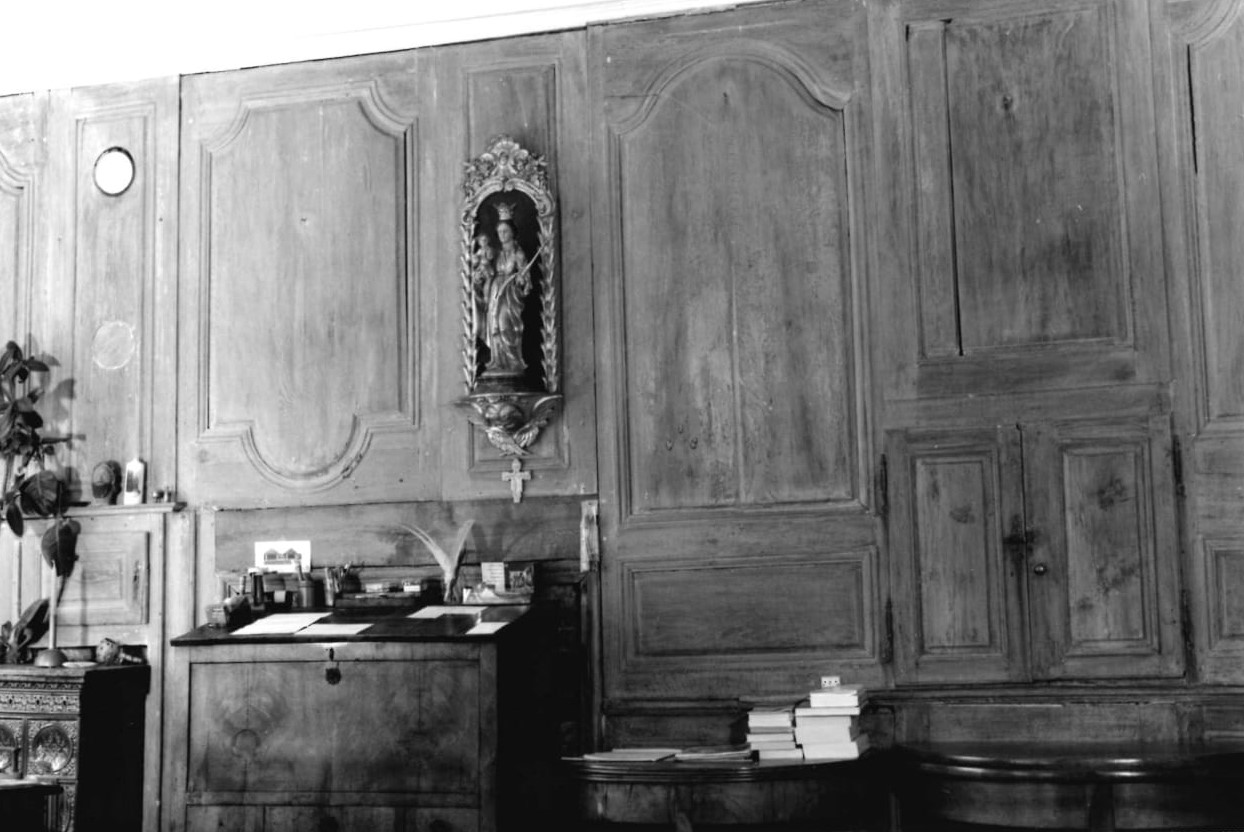 boiseries du presbytère et statue : Vierge à l'Enfant - © Ministère de la Culture, Conservation des antiquités et objets d'art du Territoire de Belfort – Tous droits réservés
