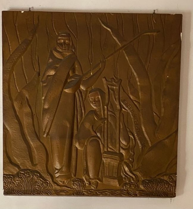 bas-relief : Femmes musiciennes dans un paysage exotique - © Ministère de la Culture (France), Conservation des antiquités et des objets d’art de l’Essonne – Tous droits réservés