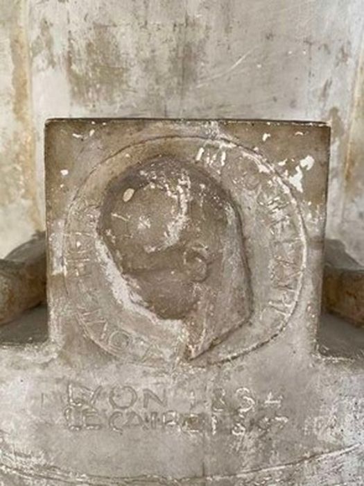 sculpture : Projet de monument commémoratif pour Louis-Pierre Mouillard, détail - © Ministère de la Culture (France), Conservation des antiquités et des objets d’art de l’Essonne – Tous droits réservés 
