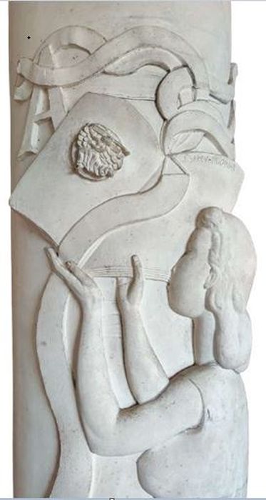 colonne pour la salle du livre à San Francisco, détail - © Ministère de la Culture (France), Conservation des antiquités et des objets d’art de l’Essonne – Tous droits réservés 
