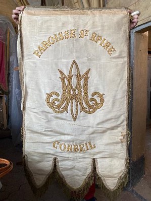 bannière de procession : Reine du Rosaire (verso)