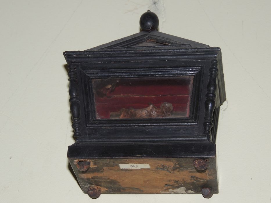 Châsse : B. M. de Incar