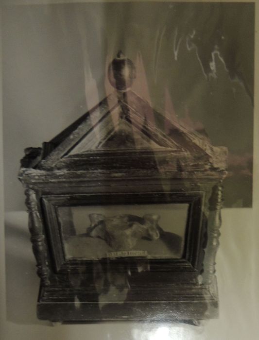 châsse : B. M. de Incar