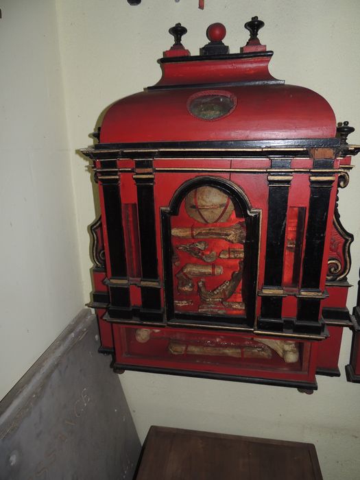 châsse : Sti Cassiani, abbei, Peregrini, Potiti / Sts Boniface, Victor, Séverin, Modelle, Théodore, Pie, André