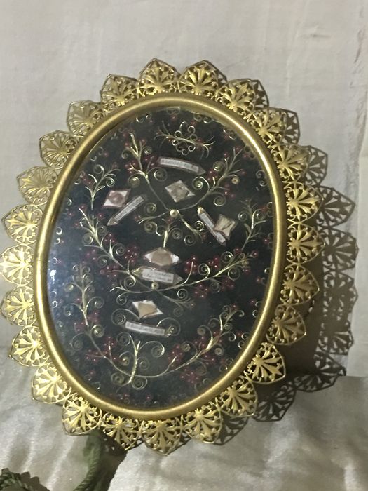 Cadre-médaillon : S. Leodeg, ep. Au., Severini, ep., Pauliani, ep., Homberti, ep. S.