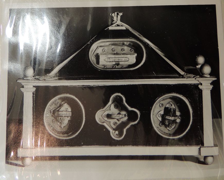 châsse : Sti Luciani, m. sti Deodat, sti Just, sti Jucundi, m, sti Behignem, sti Flamidianus, sti Luciani, sti Fausti, m., sti Candie