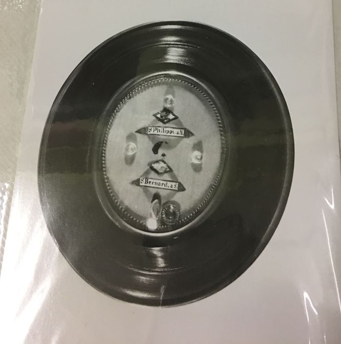 cadre-médaillon : St Philippe. N., St Bernard. S