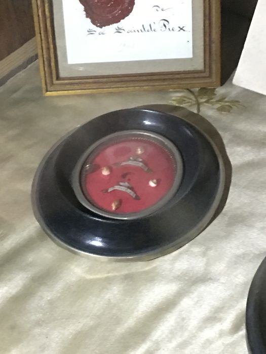 cadre-médaillon : St Philippe. N., St Bernard. S