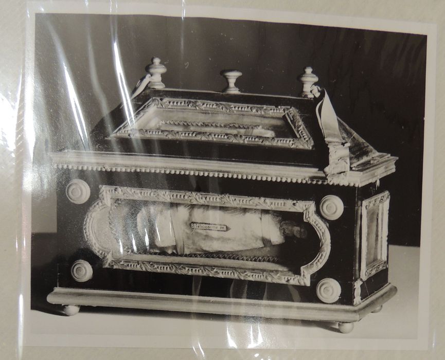 châsse : Bt Venerandus, m., si Felicissime