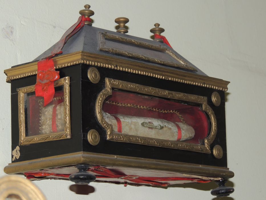 châsse : Sti Zenoti, B. Florentius, sta Candidea, m., sta Laetantia / St Maxime, st Adrien